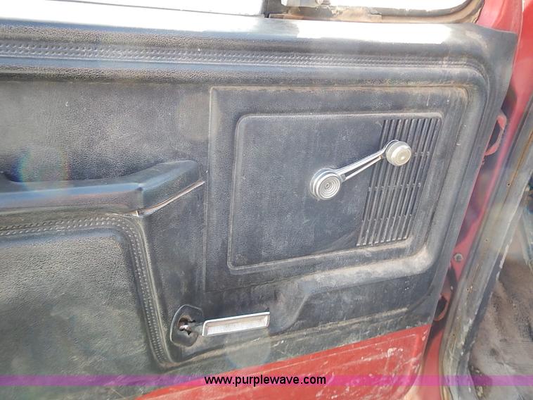 image for item I9395 1981 Ford F350 Custom truck