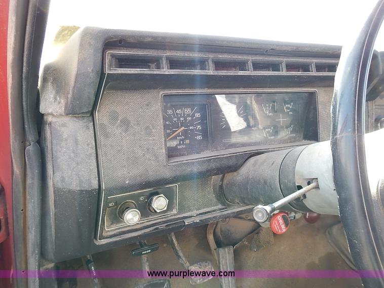 image for item I9395 1981 Ford F350 Custom truck