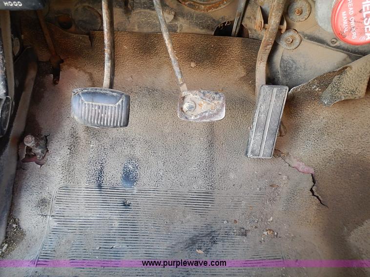 image for item I9395 1981 Ford F350 Custom truck