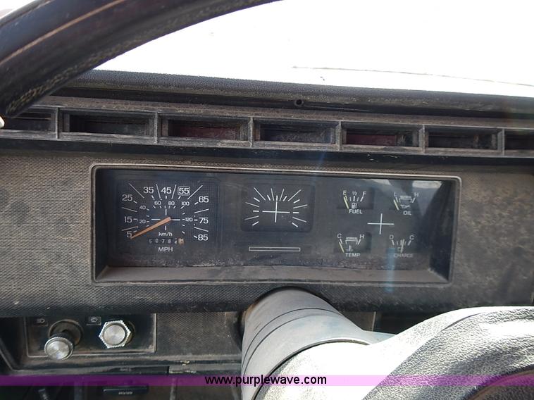 image for item I9395 1981 Ford F350 Custom truck