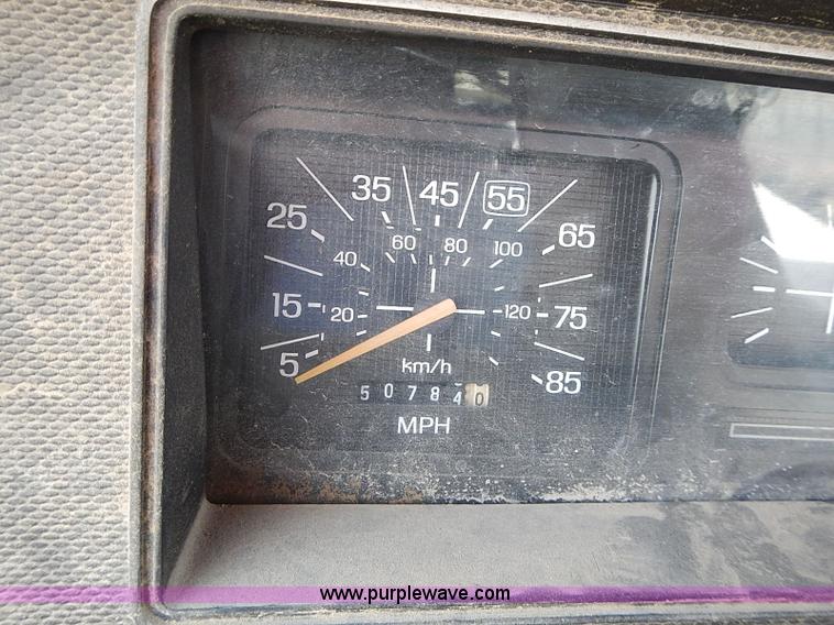 image for item I9395 1981 Ford F350 Custom truck