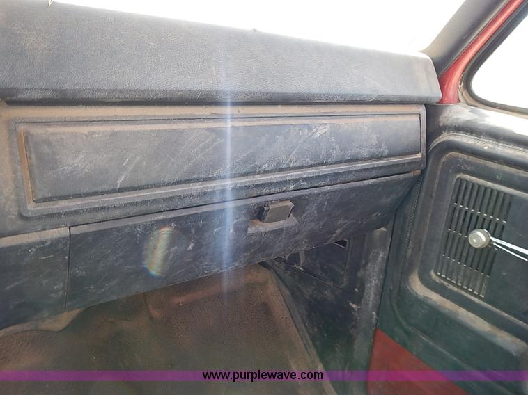 image for item I9395 1981 Ford F350 Custom truck