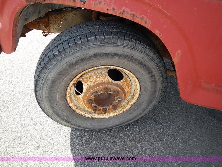 image for item I9395 1981 Ford F350 Custom truck