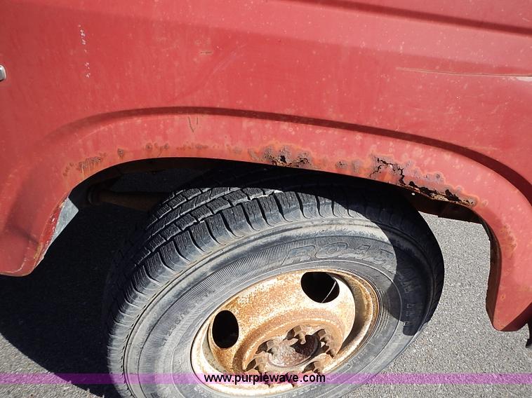 image for item I9395 1981 Ford F350 Custom truck