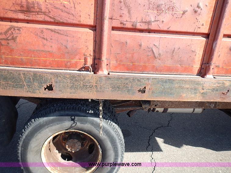 image for item I9395 1981 Ford F350 Custom truck