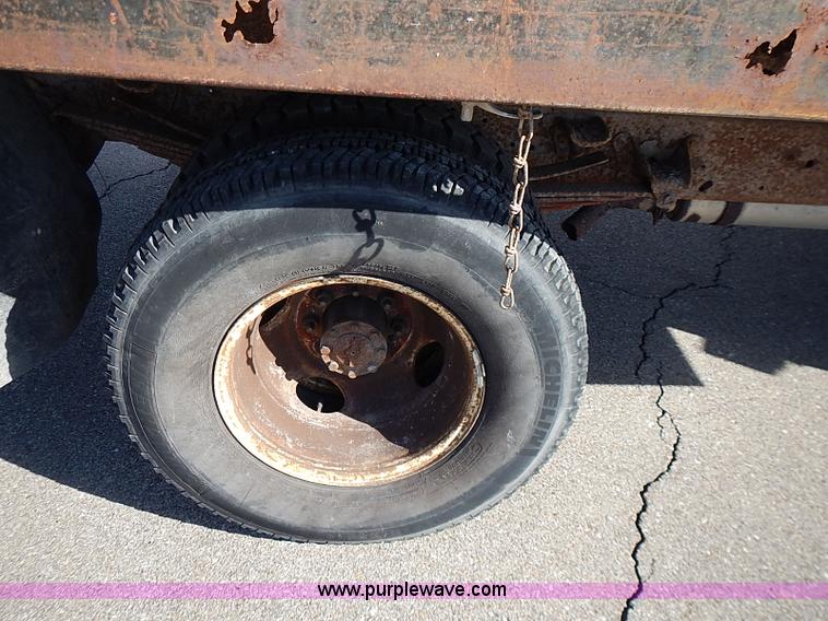 image for item I9395 1981 Ford F350 Custom truck