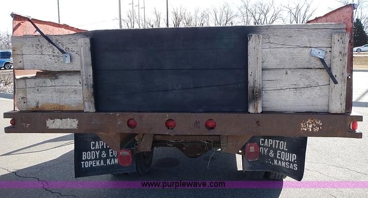 image for item I9395 1981 Ford F350 Custom truck