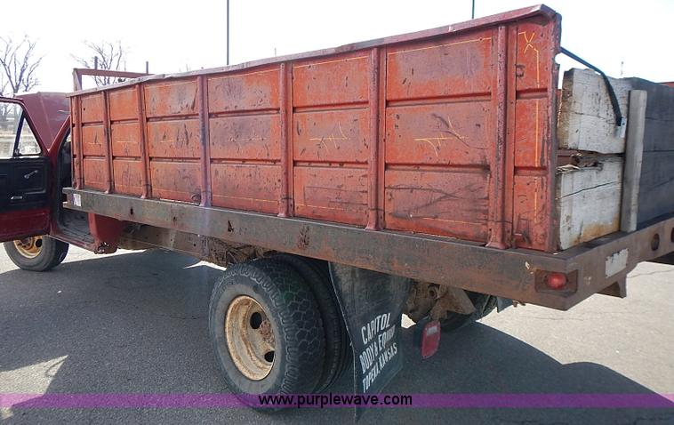 image for item I9395 1981 Ford F350 Custom truck