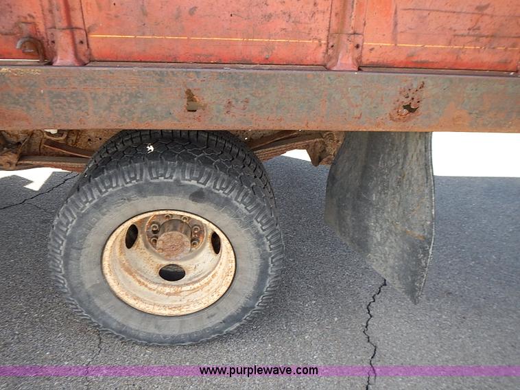 image for item I9395 1981 Ford F350 Custom truck