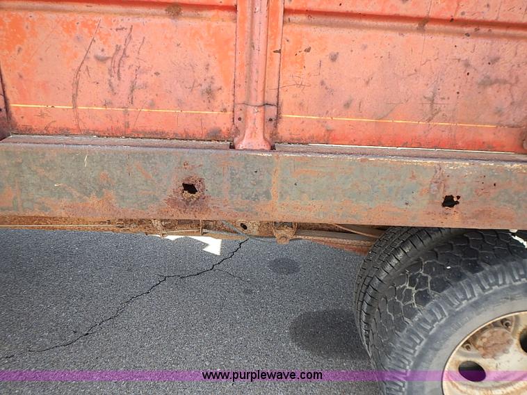 image for item I9395 1981 Ford F350 Custom truck