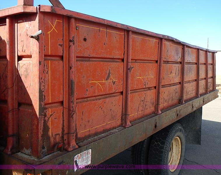 image for item I9395 1981 Ford F350 Custom truck