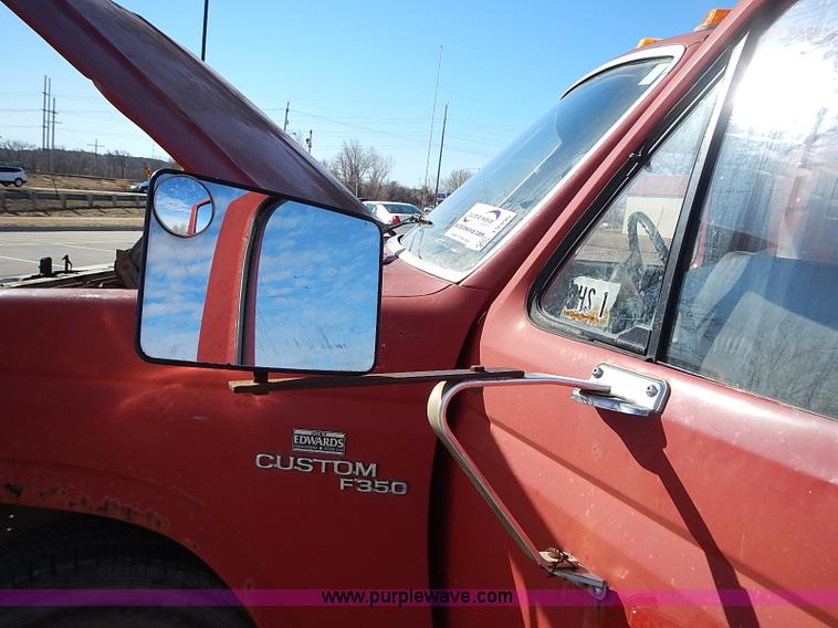 image for item I9395 1981 Ford F350 Custom truck