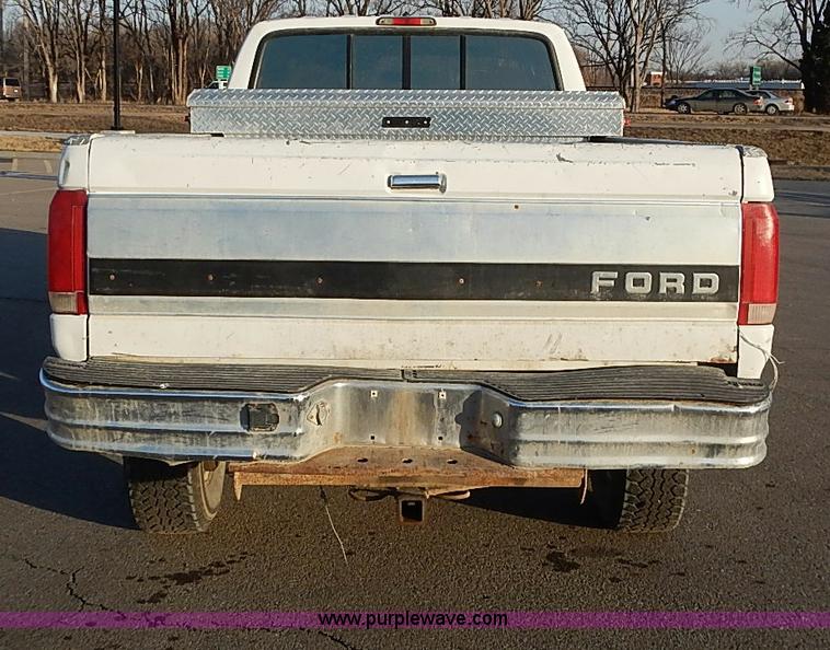 image for item I9399 1997 Ford F350 XL Crew Cab pickup truck