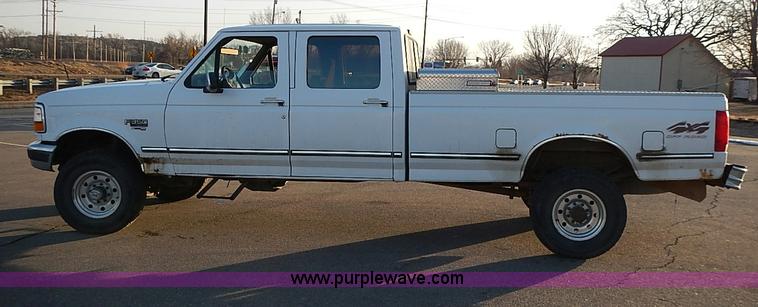 image for item I9399 1997 Ford F350 XL Crew Cab pickup truck