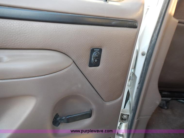 image for item I9399 1997 Ford F350 XL Crew Cab pickup truck