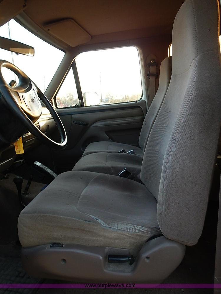 image for item I9399 1997 Ford F350 XL Crew Cab pickup truck