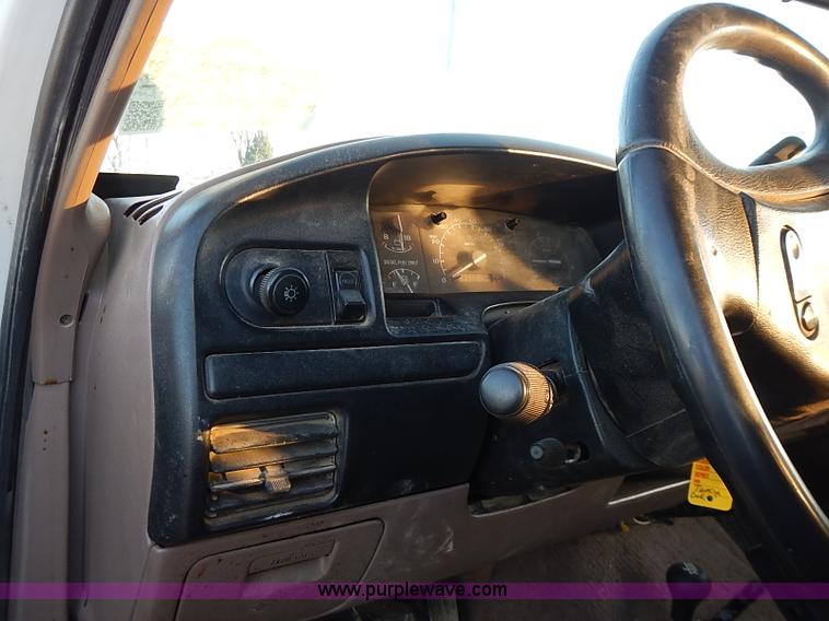 image for item I9399 1997 Ford F350 XL Crew Cab pickup truck