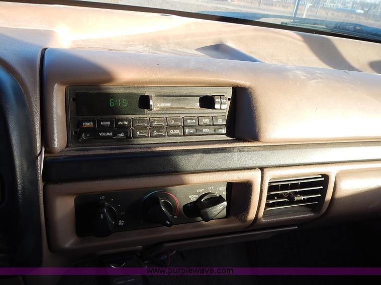 image for item I9399 1997 Ford F350 XL Crew Cab pickup truck