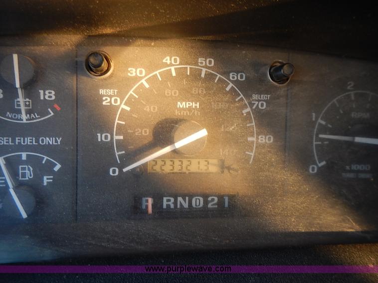 image for item I9399 1997 Ford F350 XL Crew Cab pickup truck