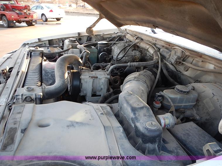 image for item I9399 1997 Ford F350 XL Crew Cab pickup truck