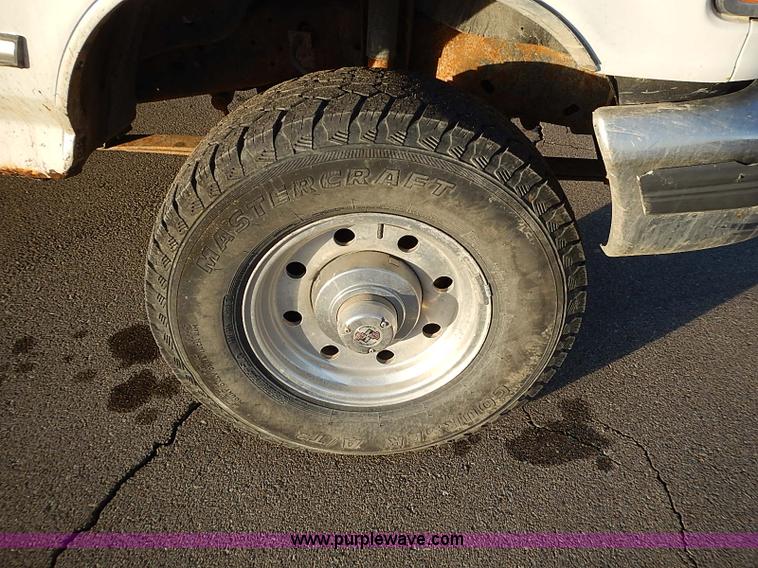 image for item I9399 1997 Ford F350 XL Crew Cab pickup truck