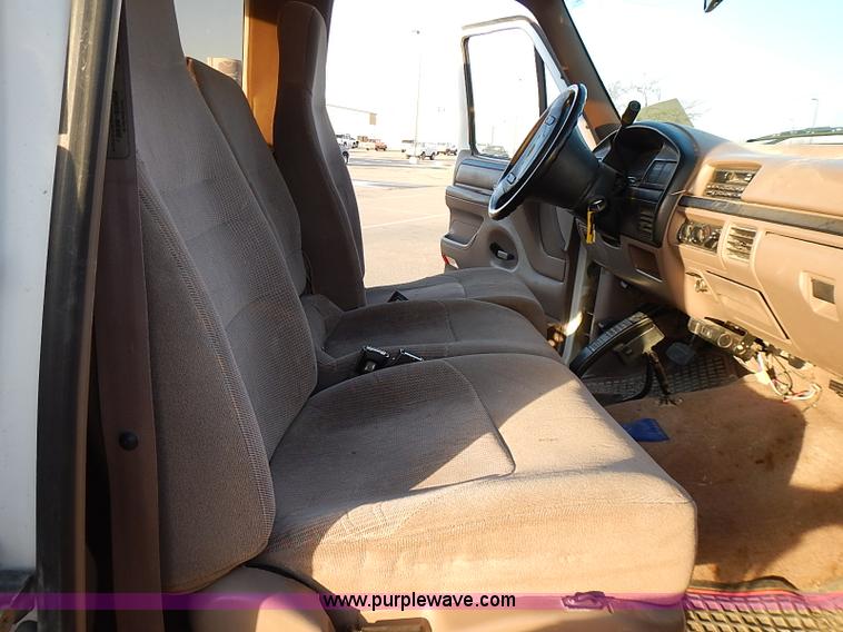 image for item I9399 1997 Ford F350 XL Crew Cab pickup truck