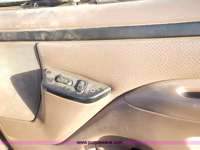 image for item I9399 1997 Ford F350 XL Crew Cab pickup truck