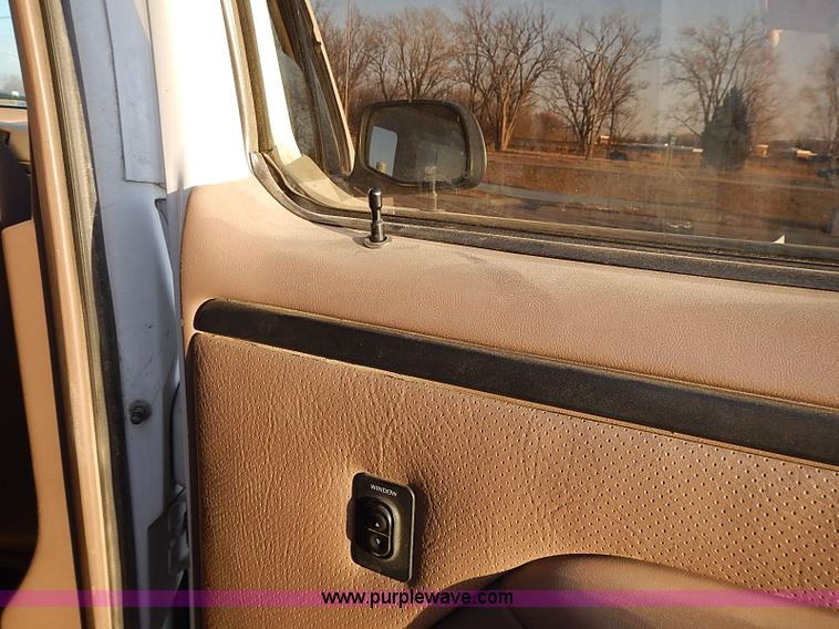 image for item I9399 1997 Ford F350 XL Crew Cab pickup truck