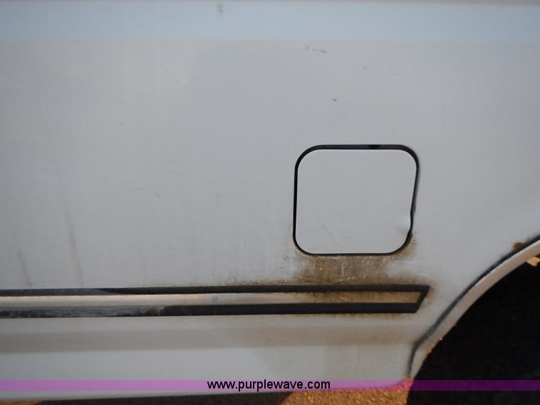 image for item I9399 1997 Ford F350 XL Crew Cab pickup truck