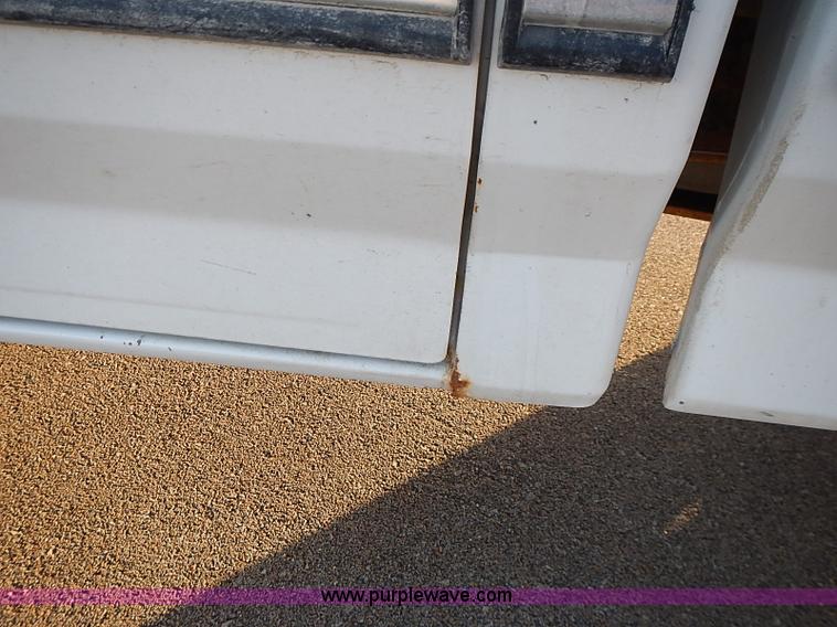 image for item I9399 1997 Ford F350 XL Crew Cab pickup truck