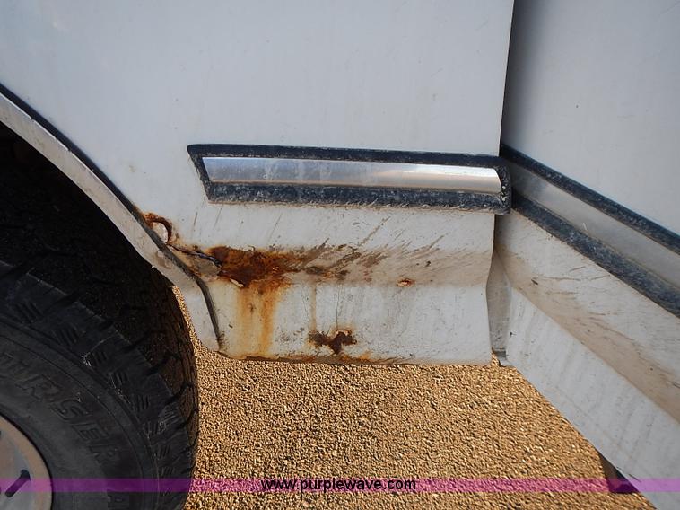 image for item I9399 1997 Ford F350 XL Crew Cab pickup truck