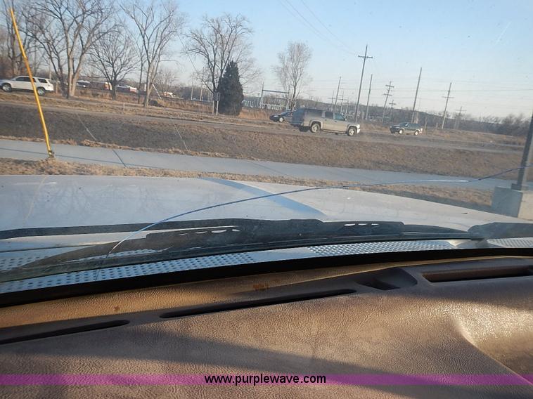 image for item I9399 1997 Ford F350 XL Crew Cab pickup truck