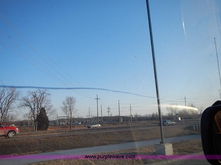 image for item I9399 1997 Ford F350 XL Crew Cab pickup truck