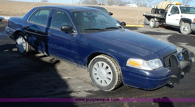 image for item I9401 2008 Ford Crown Victoria Police Interceptor