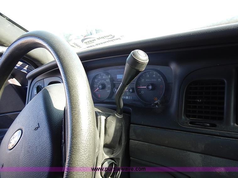 image for item I9401 2008 Ford Crown Victoria Police Interceptor