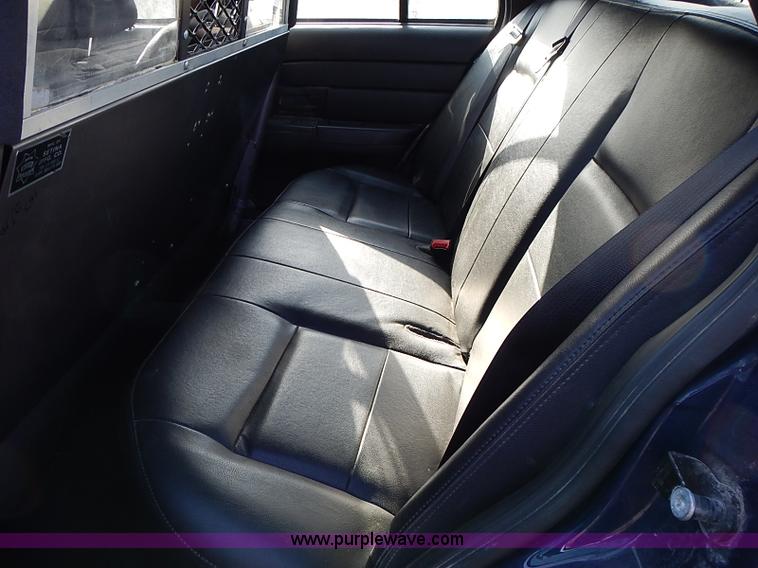 image for item I9401 2008 Ford Crown Victoria Police Interceptor