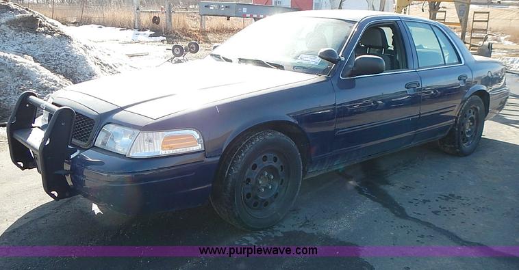 image for item I9402 2008 Ford Crown Victoria Police Interceptor