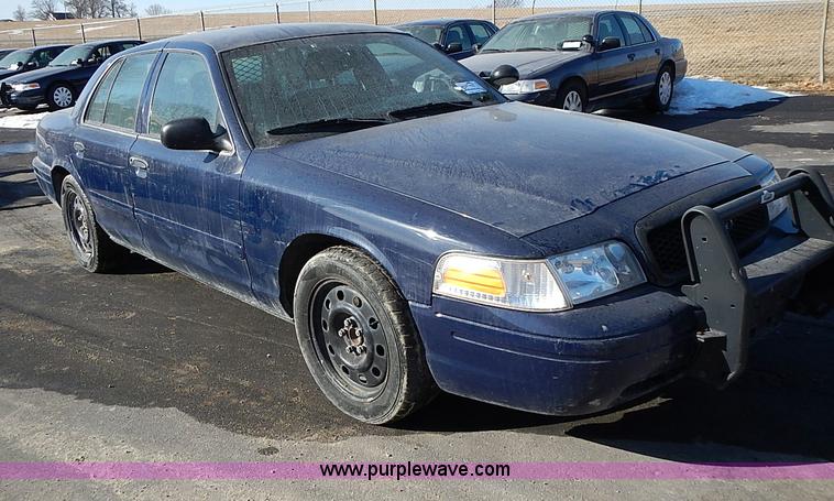 image for item I9402 2008 Ford Crown Victoria Police Interceptor