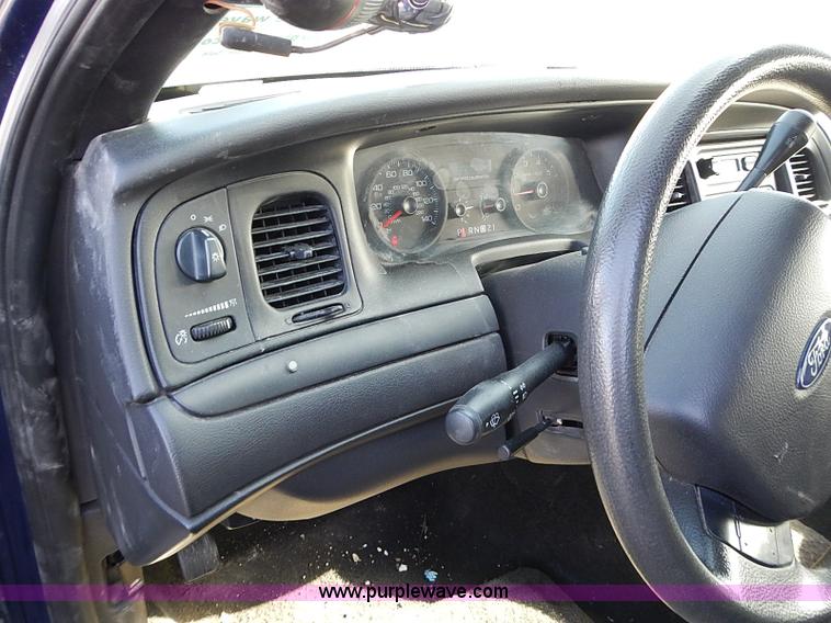 image for item I9402 2008 Ford Crown Victoria Police Interceptor