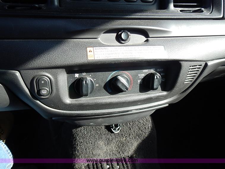 image for item I9402 2008 Ford Crown Victoria Police Interceptor