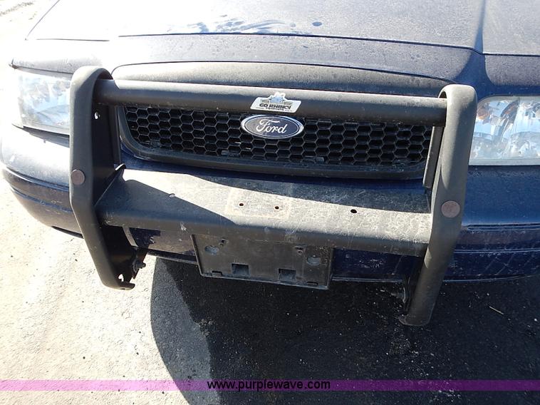 image for item I9402 2008 Ford Crown Victoria Police Interceptor