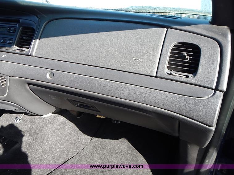 image for item I9402 2008 Ford Crown Victoria Police Interceptor