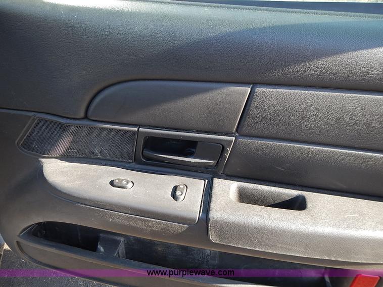 image for item I9402 2008 Ford Crown Victoria Police Interceptor