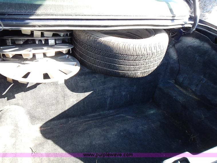 image for item I9402 2008 Ford Crown Victoria Police Interceptor