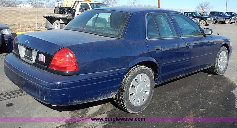 image for item I9403 2008 Ford Crown Victoria Police Interceptor