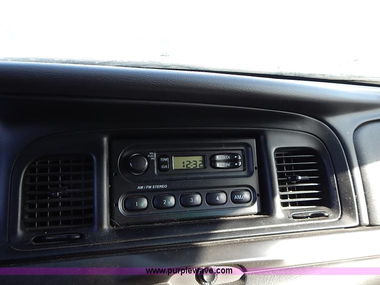 image for item I9403 2008 Ford Crown Victoria Police Interceptor