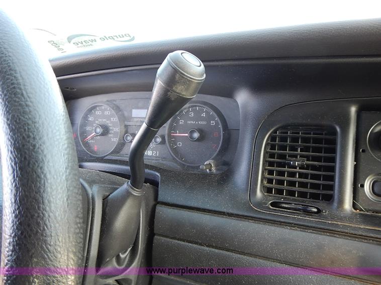 image for item I9403 2008 Ford Crown Victoria Police Interceptor