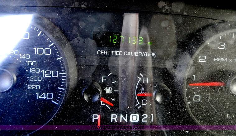 image for item I9403 2008 Ford Crown Victoria Police Interceptor