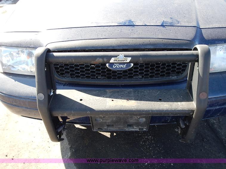 image for item I9403 2008 Ford Crown Victoria Police Interceptor