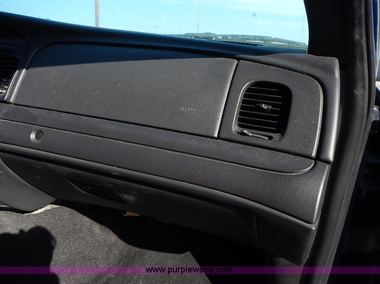 image for item I9403 2008 Ford Crown Victoria Police Interceptor